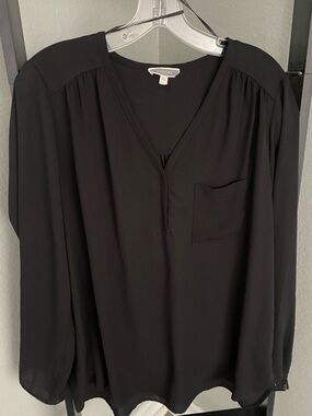 Pleione Black V-Neck Long Sleeve Pocket Blouse